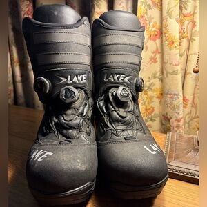 Lake MXZ400 Winter Cycling Boot Black/Silver, size 40.0